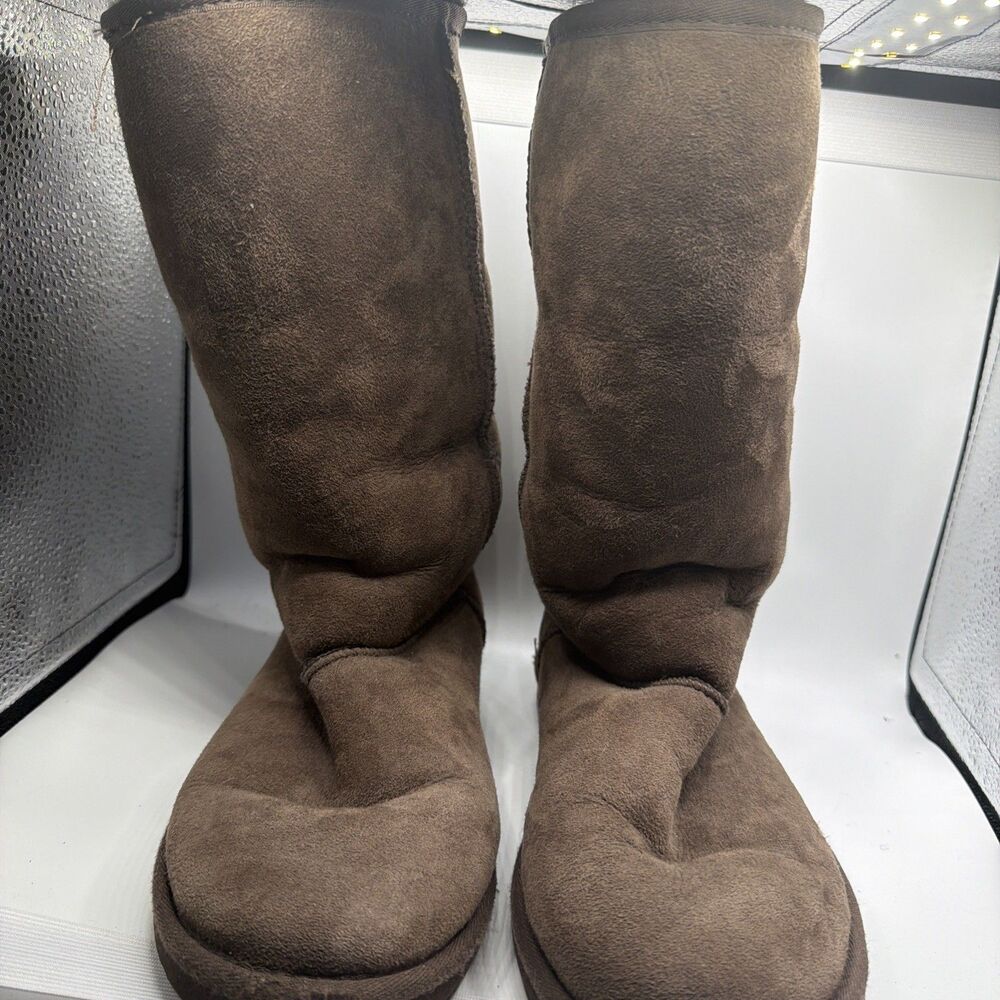 UGG Australia Classic Tall Brown Suede Sheepskin‎ Boots Womens Size 6